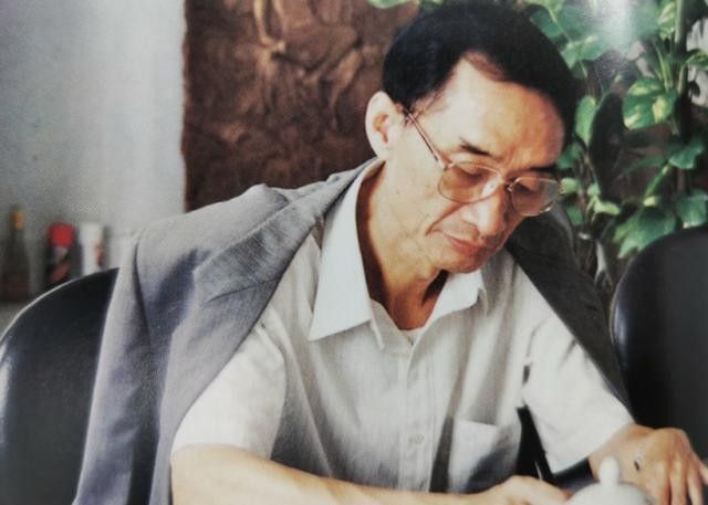 茅台酱酒百年长，步移景异览春潮 ——记原茅台酒厂厂长邹开良